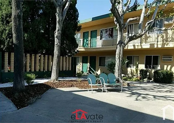 3822 Baldwin Ave — Photo 2