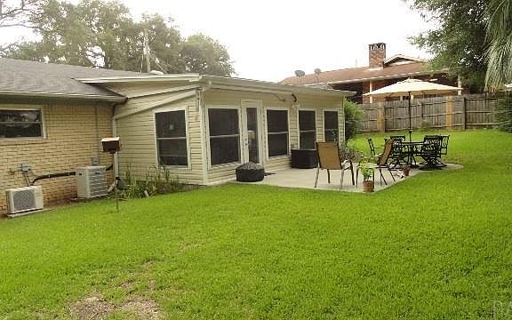 3rd image of 5795 Talquin Ave