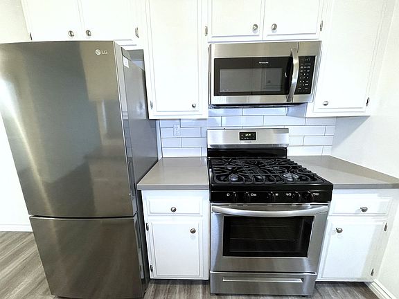4th image of 9711 Regent St #11