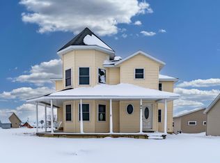 805 4th Ave, Parkersburg, IA 50665