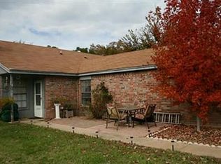 202 S New Hope Rd, Kennedale, TX 76060