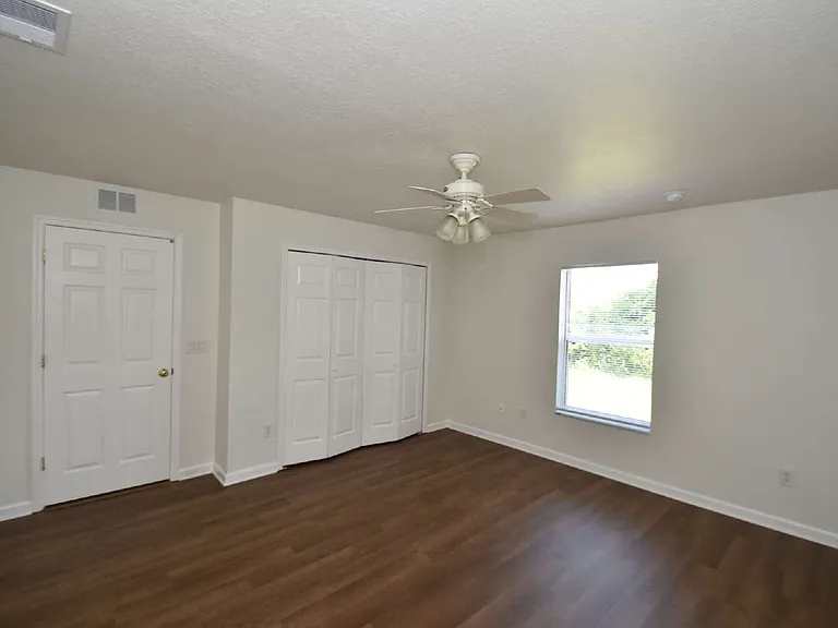 30 Eton Ln #B — Photo 21