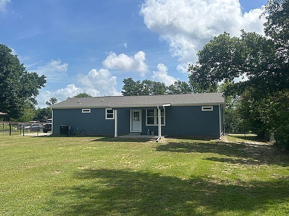 4th image of 1206 Karen Ln