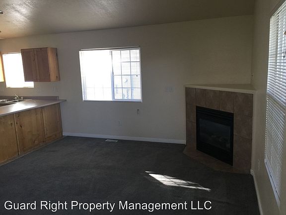 3rd image of 1568 N Dawson Dr
