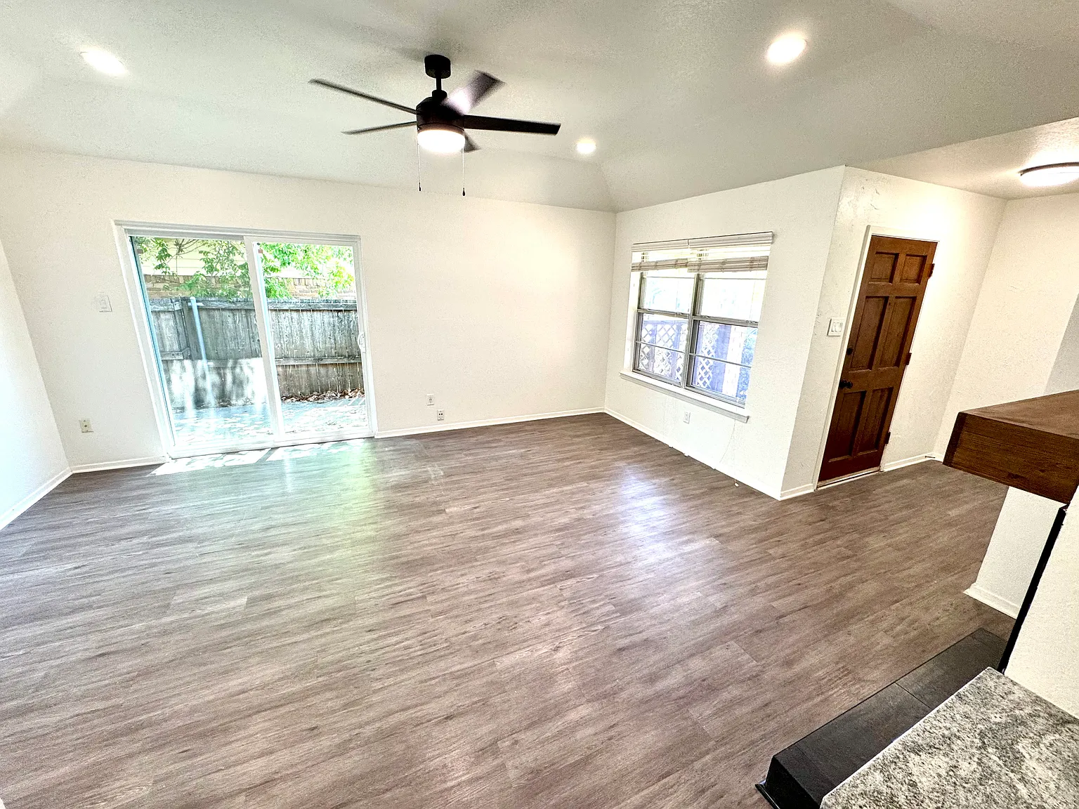 Newley Renovated 2 Bed / 1 Bath Brick Home for Rent Available May 1st! — Photo 4