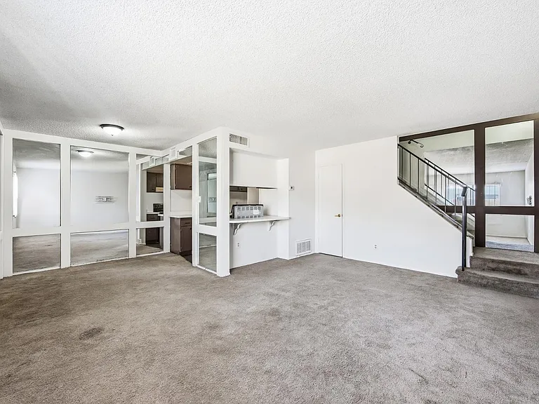 6705 W Devonshire Ave — Photo 11