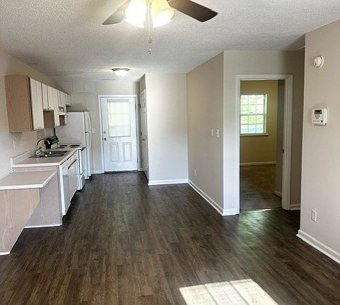 2nd image of 131 N Wheeless Dr #O