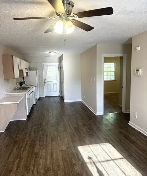 131 N Wheeless Dr #O — Photo 2