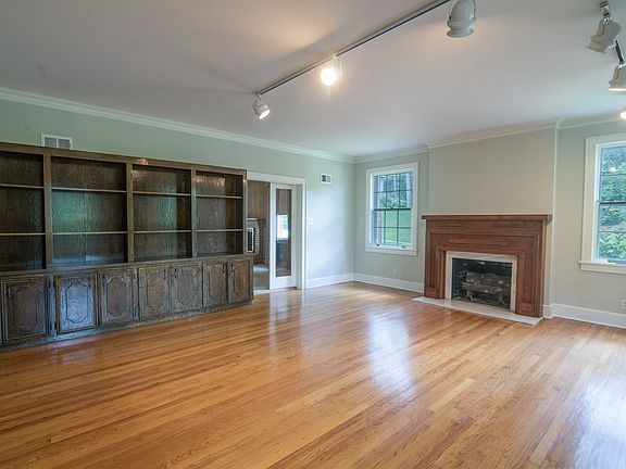 5th image of 1131 Ontario St
