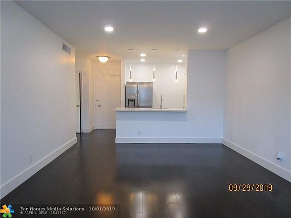 4th image of 2210 NE 56th Pl APT 126