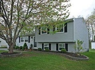 127 Forestal Dr, Hamburg, NY 14075