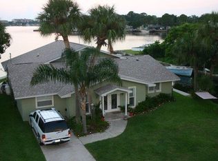 8237 Hayward Ln, Port Richey, FL 34668