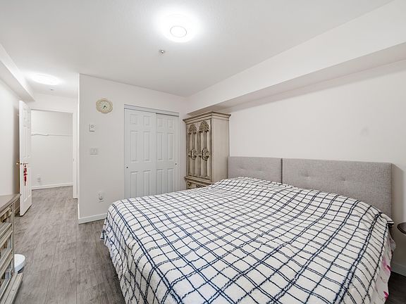 3rd image of 5788 Vine St #107