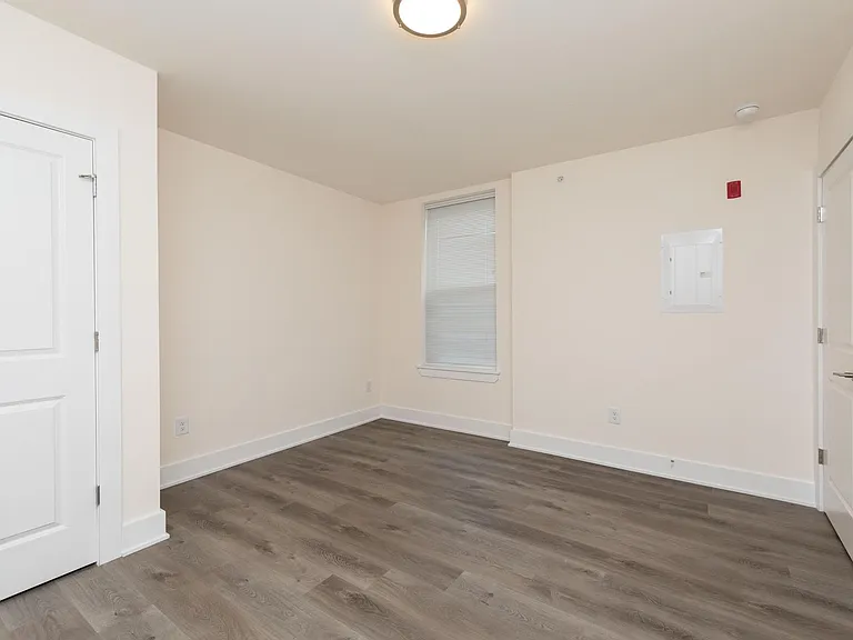 962 N 8th St #8 — Photo 17