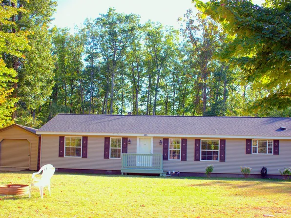 405 Beacon Ln, Roscommon, MI 48653