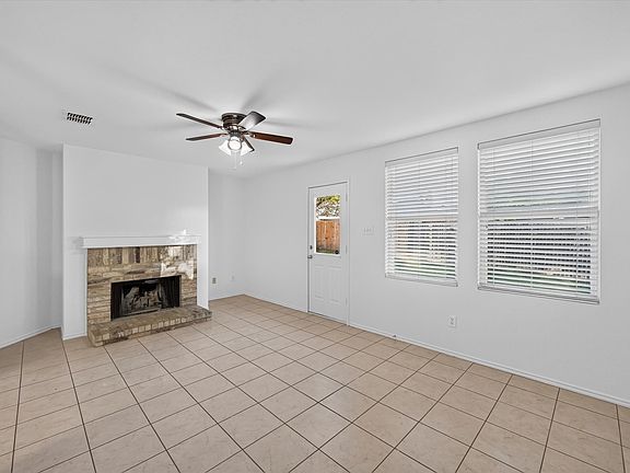 3rd image of 8417 Redheart St