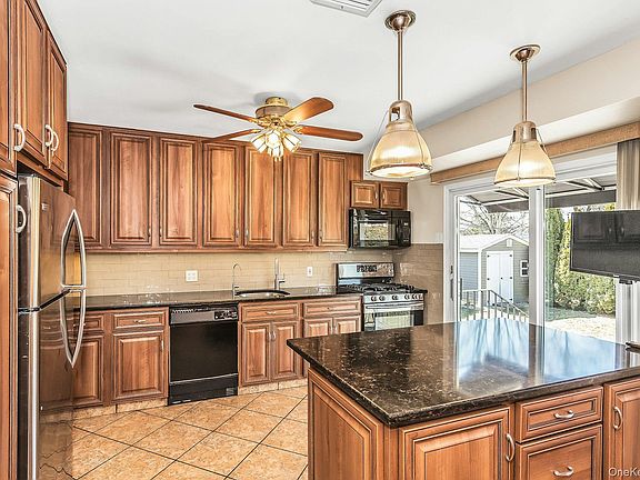 4th image of 71 Lea Ann Terrace