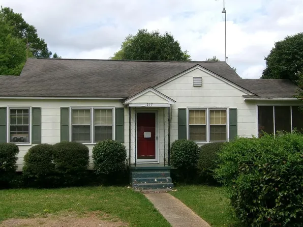 217 Beechwood Cir, Lagrange, GA 30240