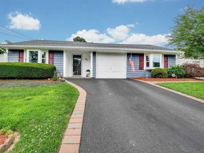 41 Continental Dr, Centereach, NY, 11720