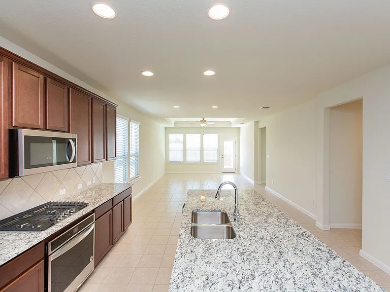 3011 Betony St — Photo 3