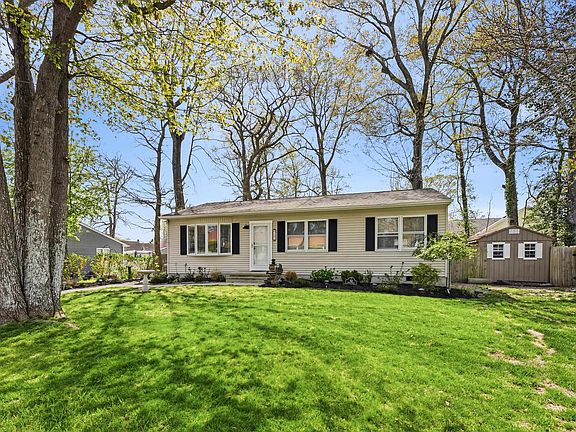 2nd image of 102 Hemlock Dr