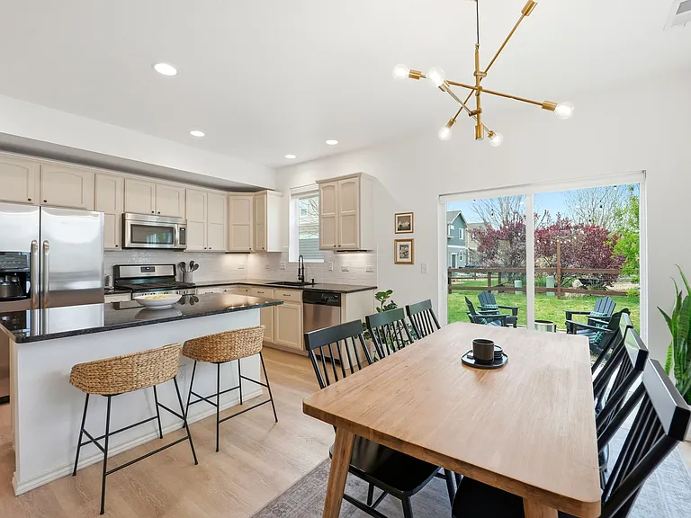409 Noquet Ct — Photo 23