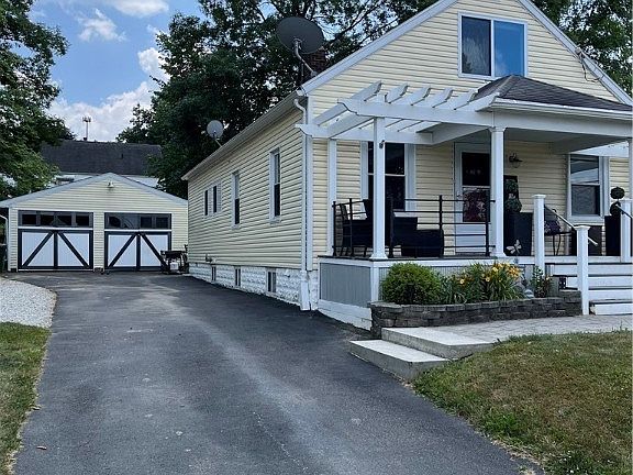 2nd image of 374 Washington Ave