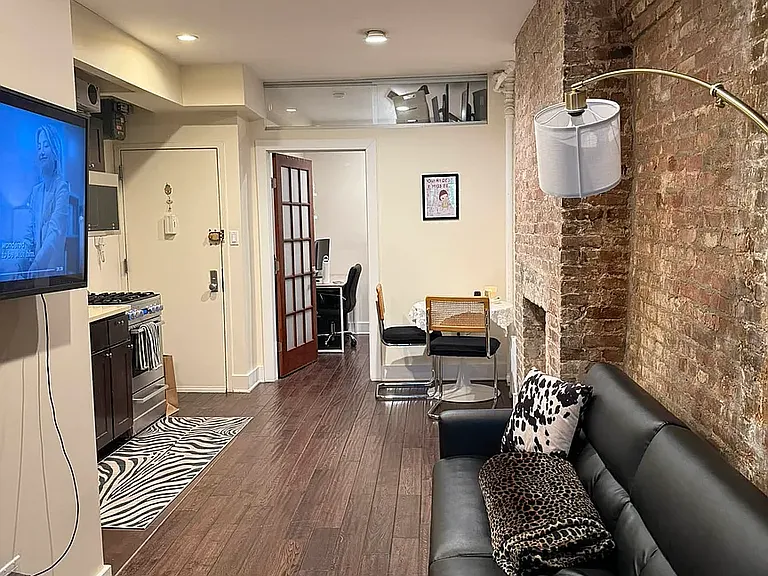 242 E 3rd St #12 — Photo 1