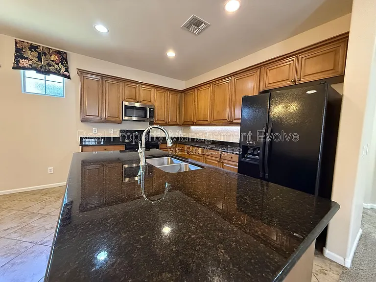 3454 E Constitution Dr — Photo 3