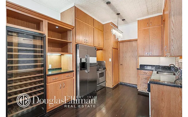 Rented by Douglas Elliman | media 4