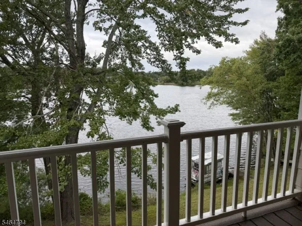 376- C Lake Shore South O302 BLDG 376 #C, Montague Twp., NJ 07827