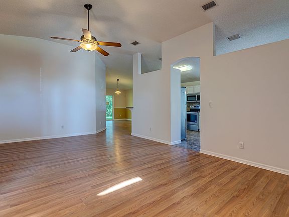 4th image of 1147 Auburn Lakes Dr