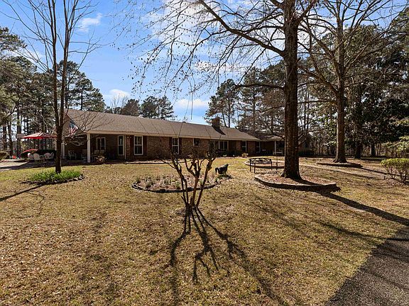2nd image of 2206 E Pinecrest Dr