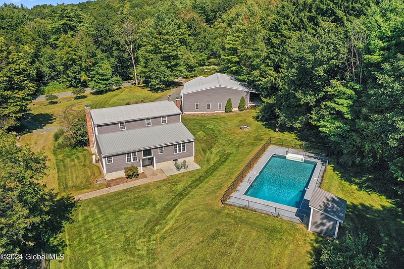 3rd image of 345 Palmer Road