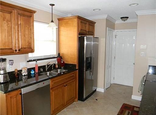 4th image of 2631 Broadwater Dr
