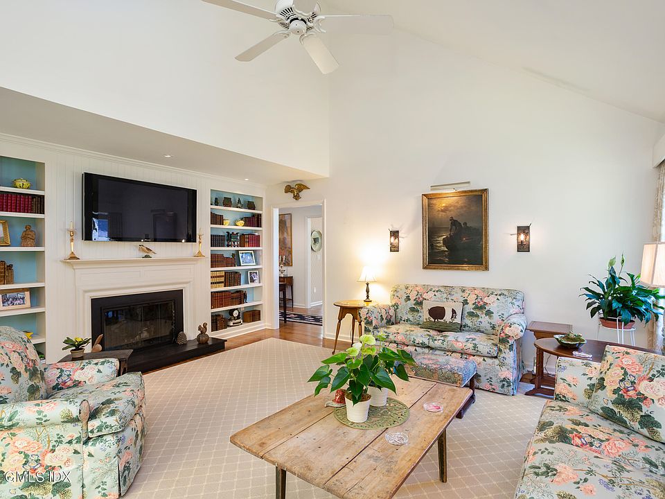 522 W Lyon Farm Dr Greenwich CT | Zillow