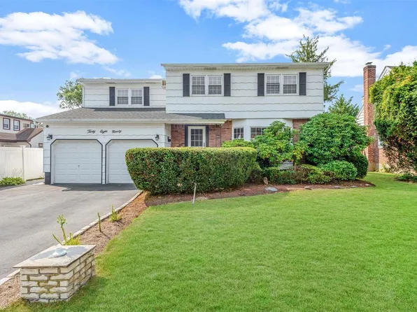 3890 Franklin Avenue, Seaford, NY 11783