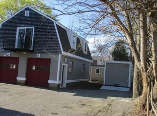 55 Cushman St, Acushnet, MA 02743