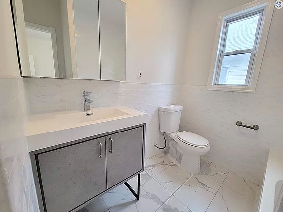 4th image of 4582 Manhattan College Pkwy APT 1E