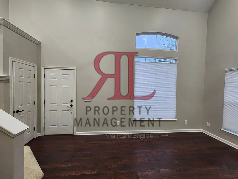 6716 Bethany Dr — Photo 3