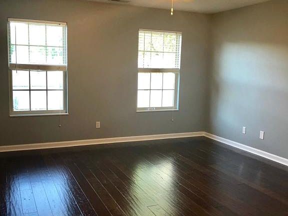 4th image of 5347 Avery Woods Ln