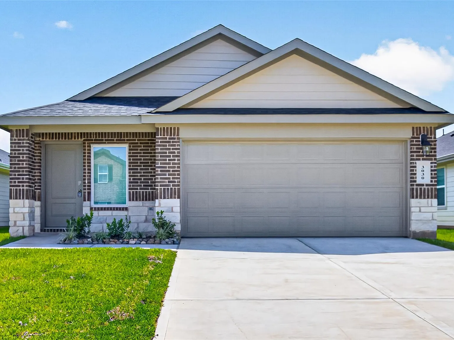 3 bed, 2.0 bath, 1535 sqft, $2,095 — Photo 1