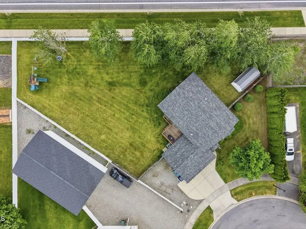 8814 N Torrey Ln, Hayden Lake, ID 83835