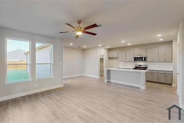716 Portina Dr — Photo 32