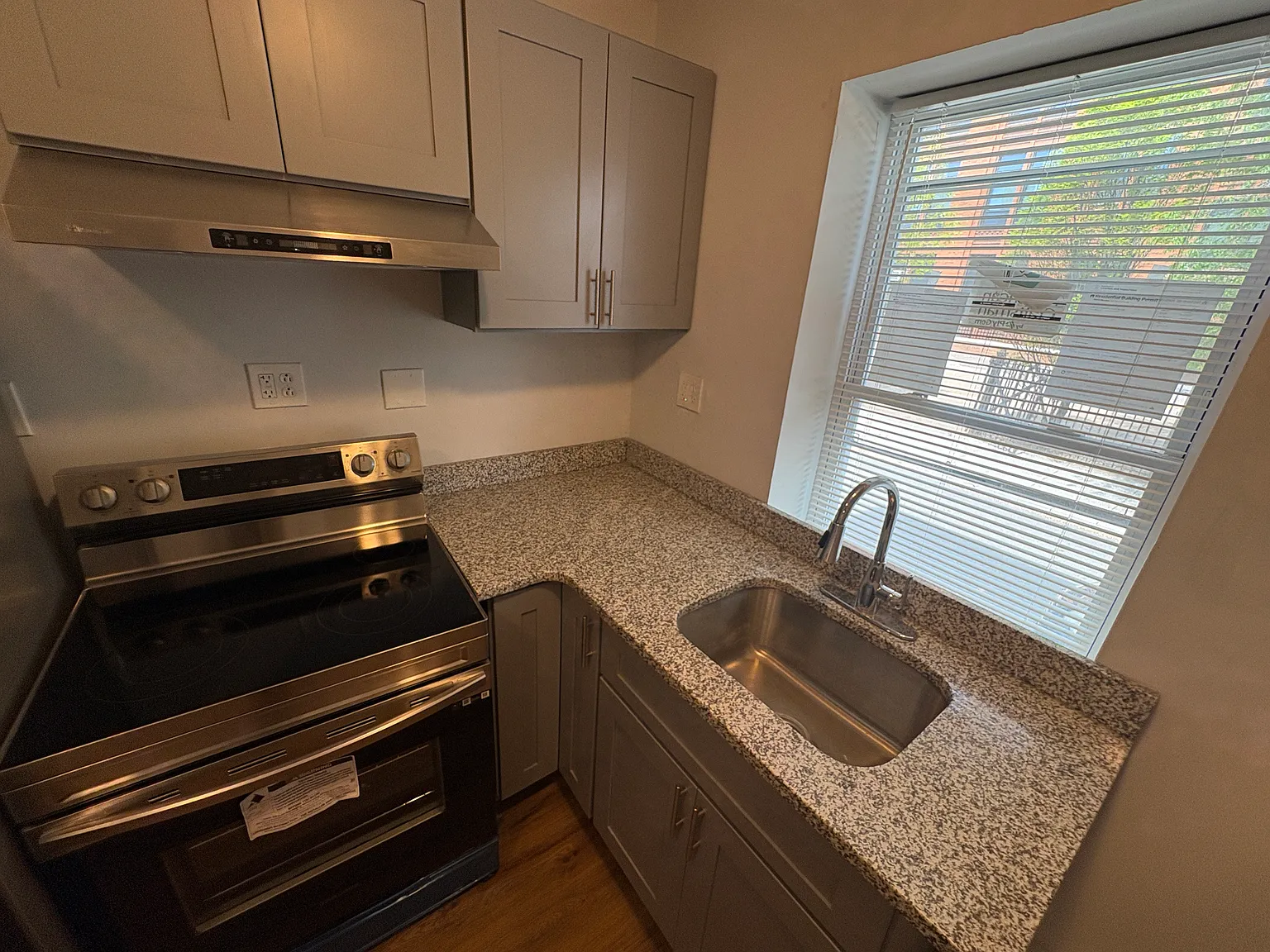 3 bed, 1800 sqft, $1,800 — Photo 2