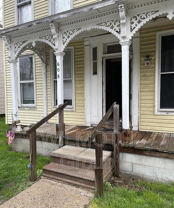 1st image of 608 E Pike St APT B