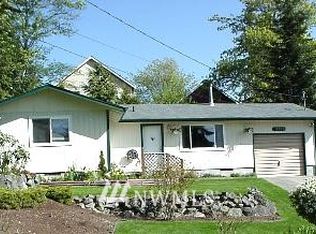 6698 NE Geneva St, Suquamish, WA 98392