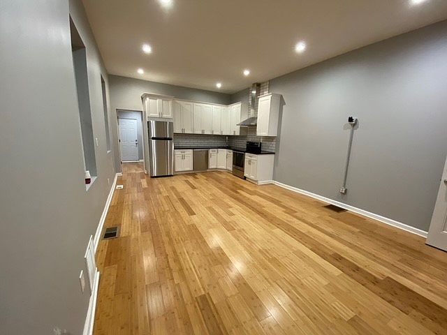 living room / kitchen