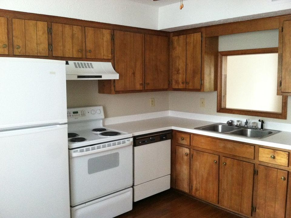2nd image of 114 Water Gate Dr