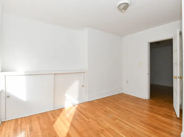 409 Bloomfield Street image 10 of 14